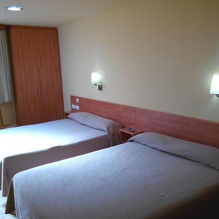 Hostal Sant Sadurni Sant Sadurní dʼAnoia المظهر الخارجي الصورة