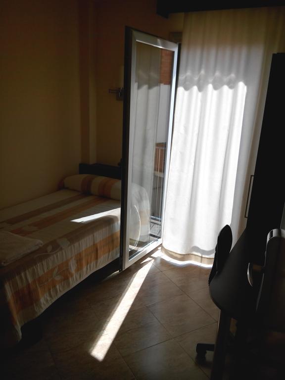 Hostal Sant Sadurni Sant Sadurní dʼAnoia المظهر الخارجي الصورة