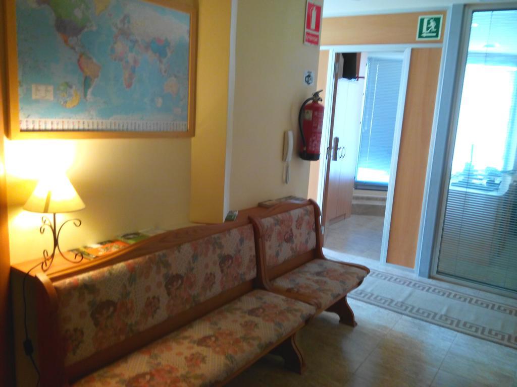 Hostal Sant Sadurni Sant Sadurní dʼAnoia المظهر الخارجي الصورة
