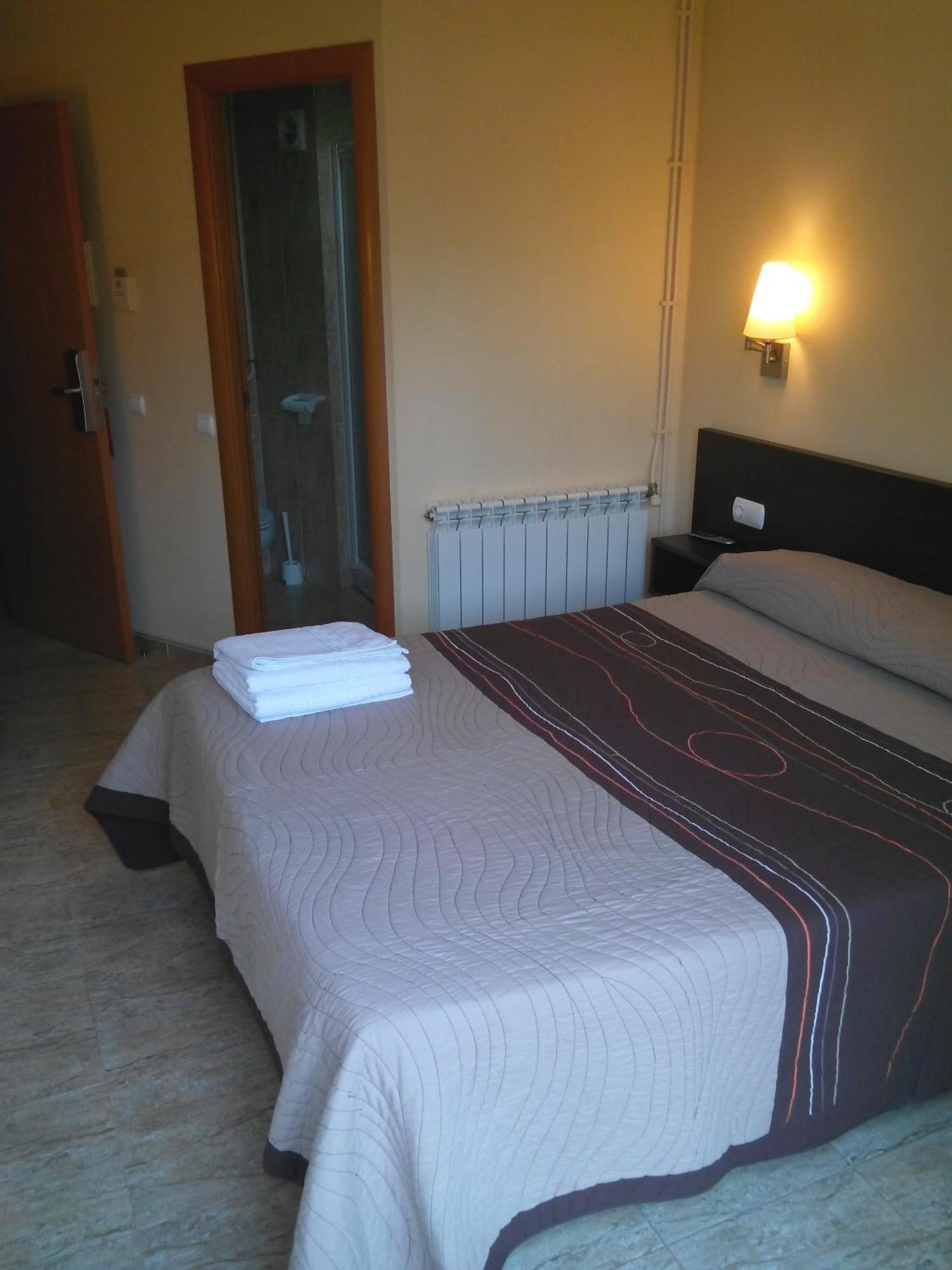 Hostal Sant Sadurni Sant Sadurní dʼAnoia الغرفة الصورة