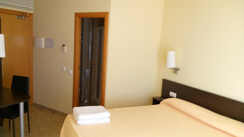 Hostal Sant Sadurni Sant Sadurní dʼAnoia المظهر الخارجي الصورة