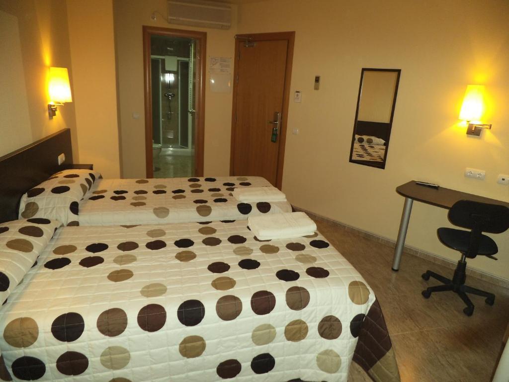 Hostal Sant Sadurni Sant Sadurní dʼAnoia الغرفة الصورة