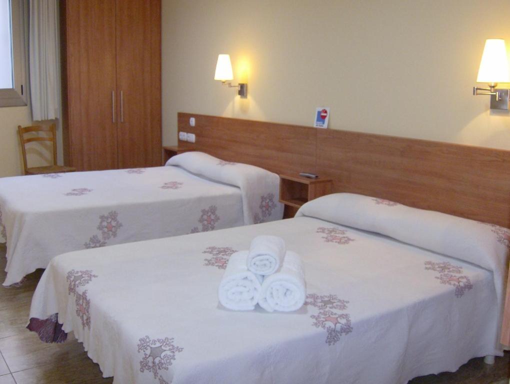 Hostal Sant Sadurni Sant Sadurní dʼAnoia الغرفة الصورة
