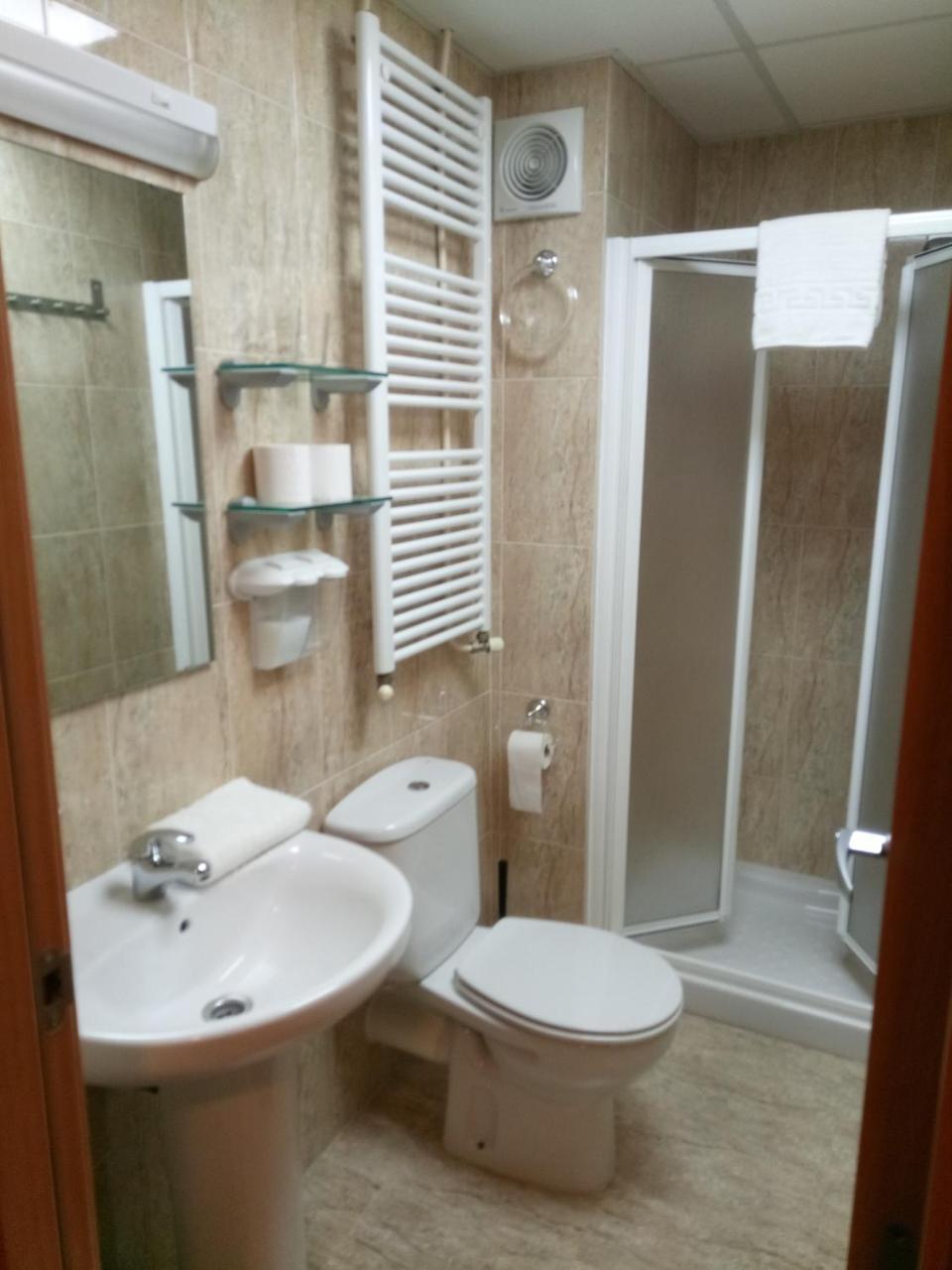 Hostal Sant Sadurni Sant Sadurní dʼAnoia الغرفة الصورة